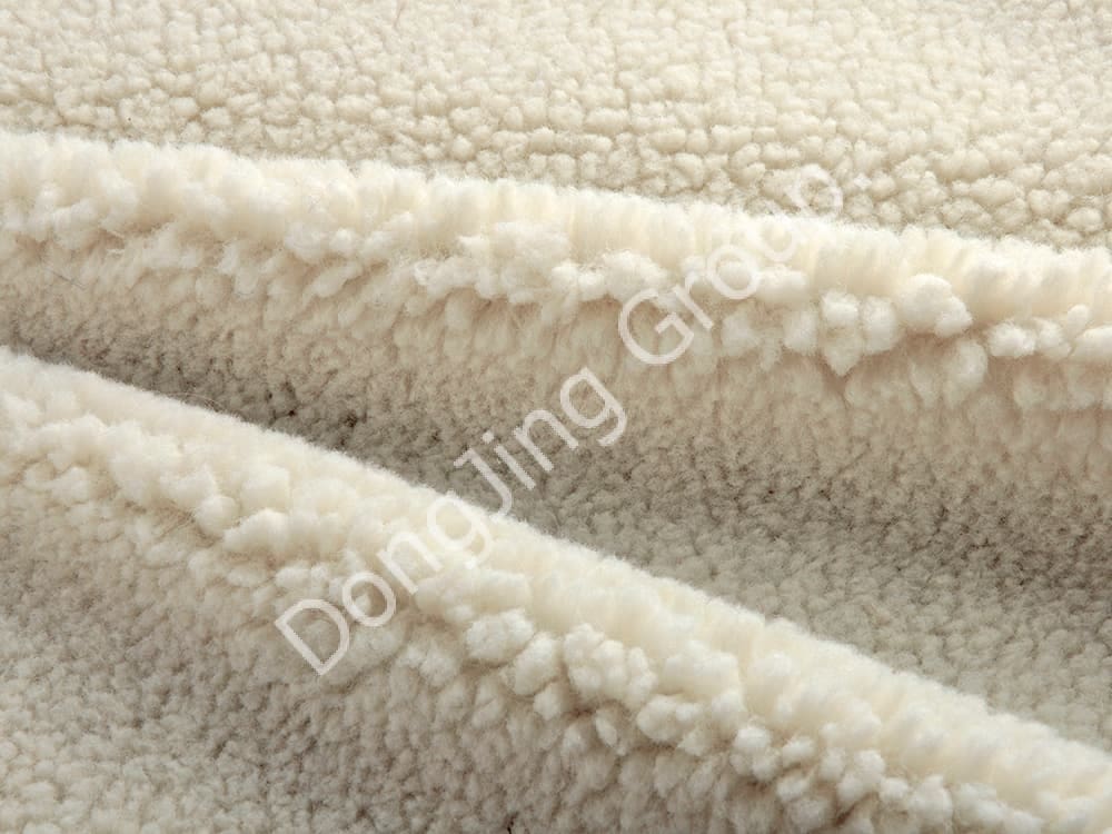 DS0003-White REDIVIVUS cylindro faux fur fabric