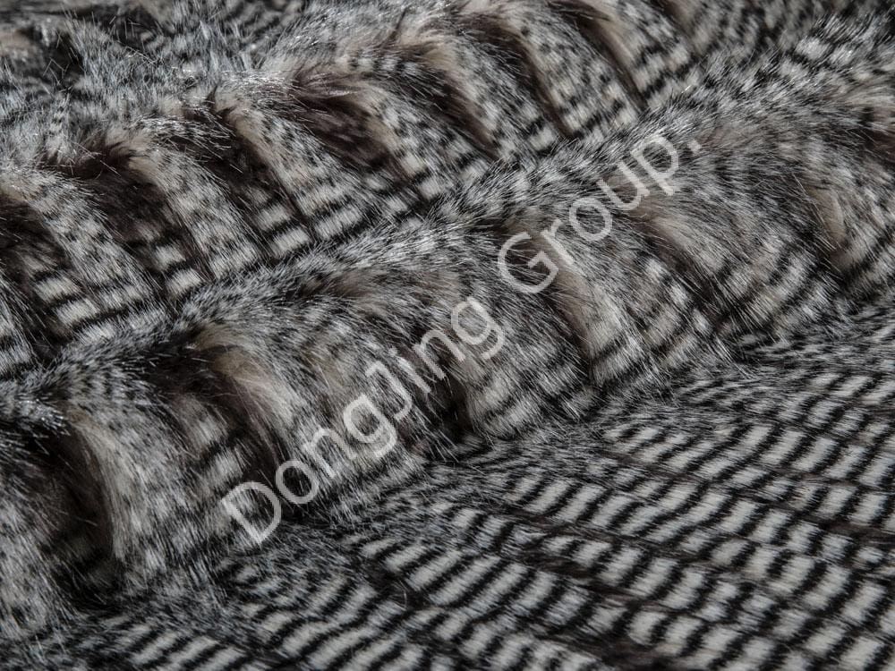 8W1868-Pheasant Feather Brown Timmy sigillum phasianum pinna faux fur fabric