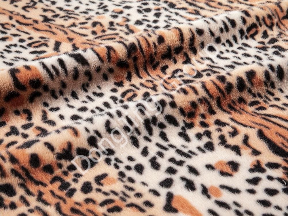 9KT0303-Pudus migale impressus pardus pardus print faux fur fabric