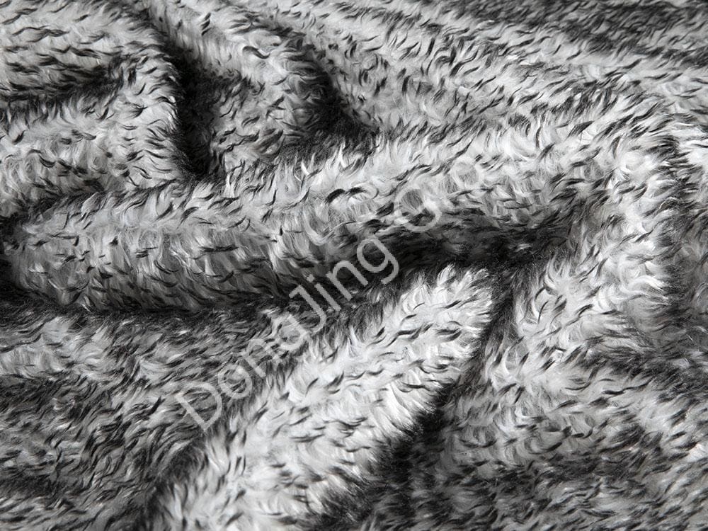 9KZ0035-Nigrum cylindricum basi bracteae acuminatae eodem colore impressae ad imitationem lanae faux fur fabric