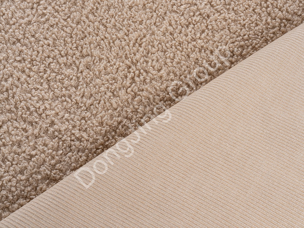 Quid est environmental labefactum utendi chenille beige faux fur fabricae?