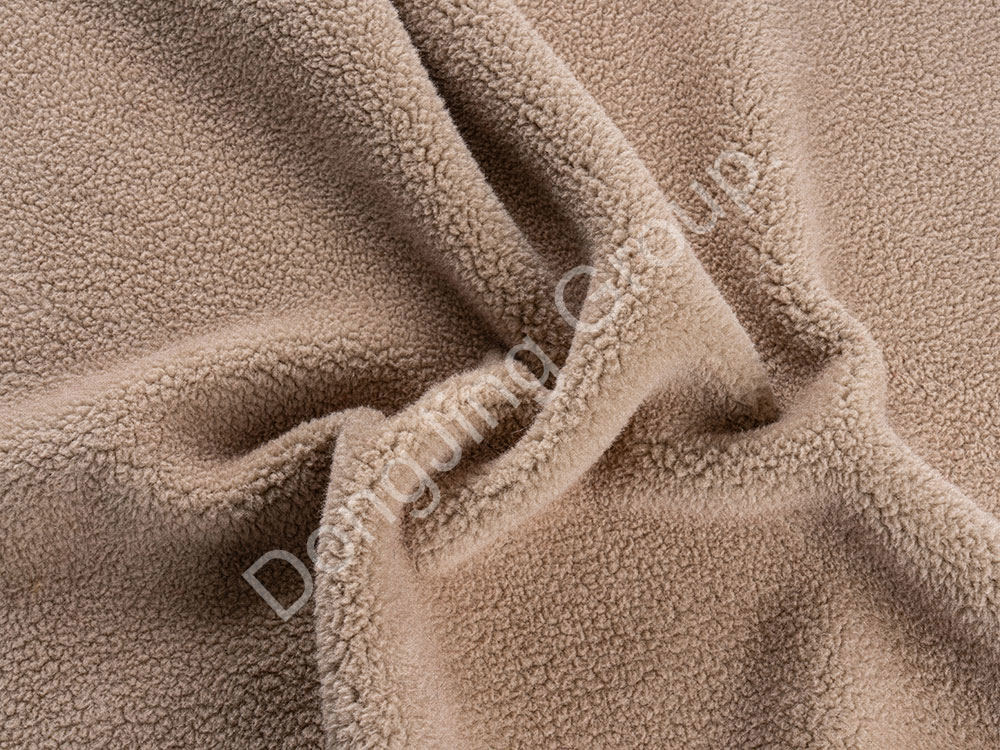 Quomodo Imitatio Suede Integrated Velvet Faux Fur Fabric Redefining Creative Possibilities in Modern Fashion Design?